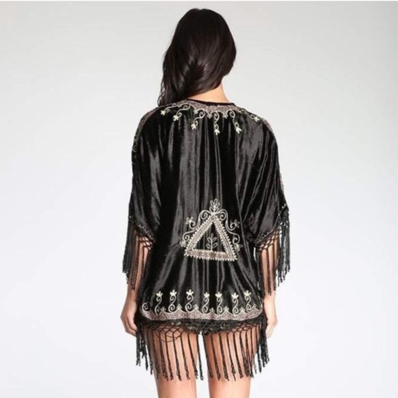NWT RAGA Leila Embroidered Velvet Kimono w/ Fringe - Picture 11 of 12